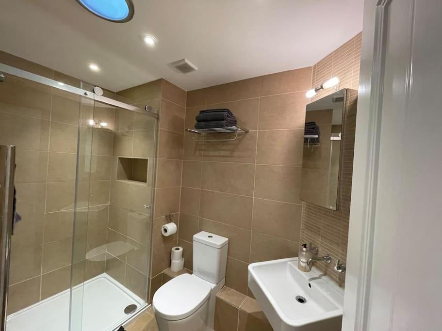 Fuchsia Cottage Flushing Экстерьер фото